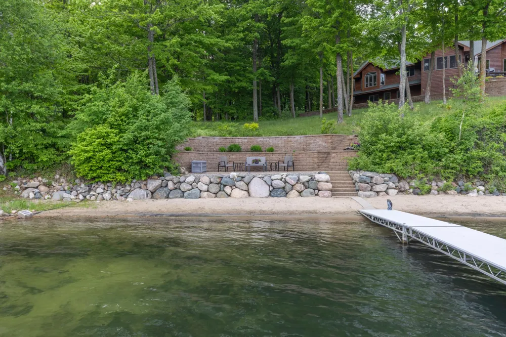 22550 OLD TRAPPER RD Cohasset, MN 55721