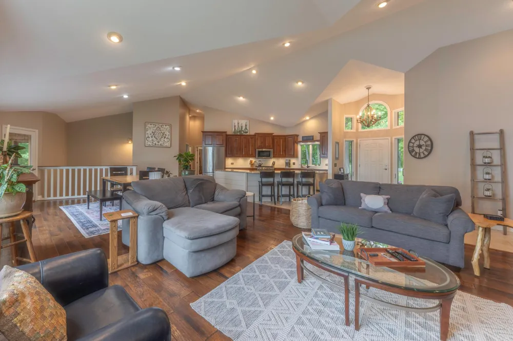 22550 OLD TRAPPER RD Cohasset, MN 55721