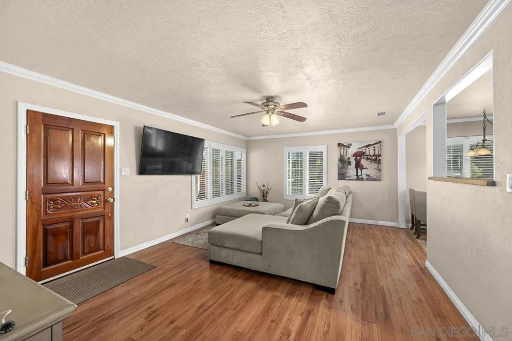 1157 Via Loma Vista El Cajon, CA 92019