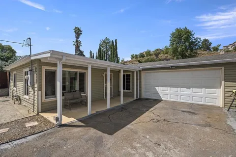 1157 Via Loma Vista