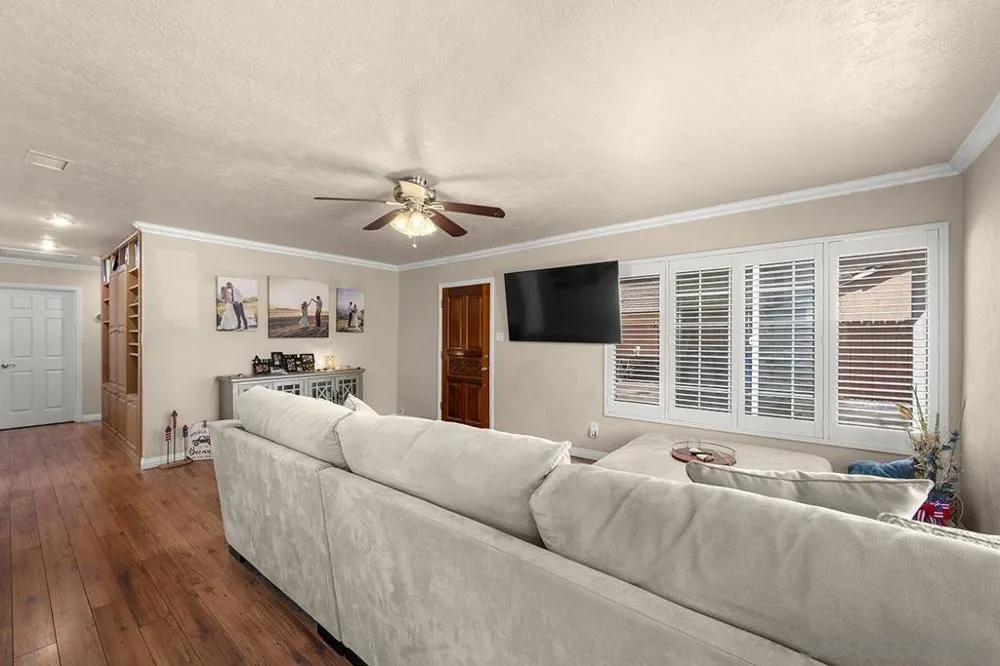 1157 Via Loma Vista El Cajon, CA 92019