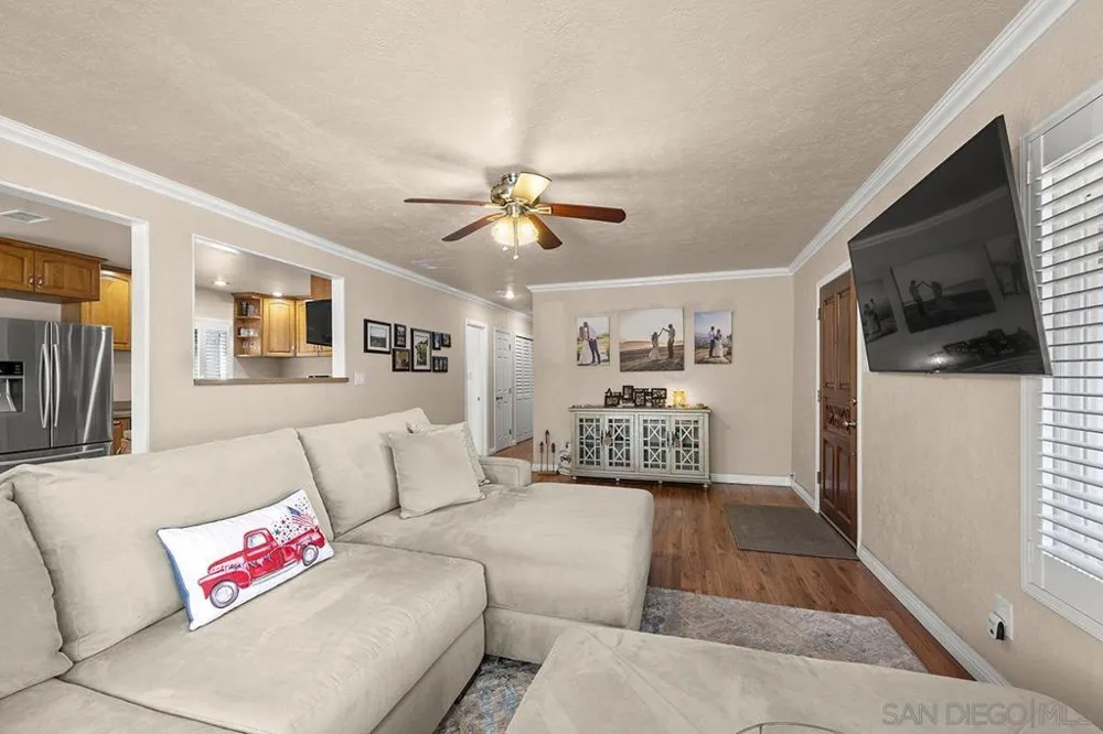 1157 Via Loma Vista El Cajon, CA 92019