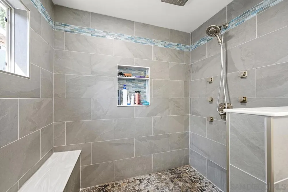 1157 Via Loma Vista El Cajon, CA 92019