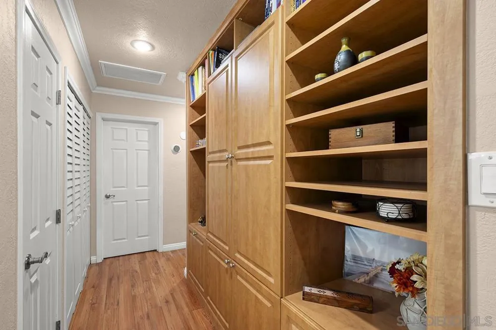 1157 Via Loma Vista El Cajon, CA 92019