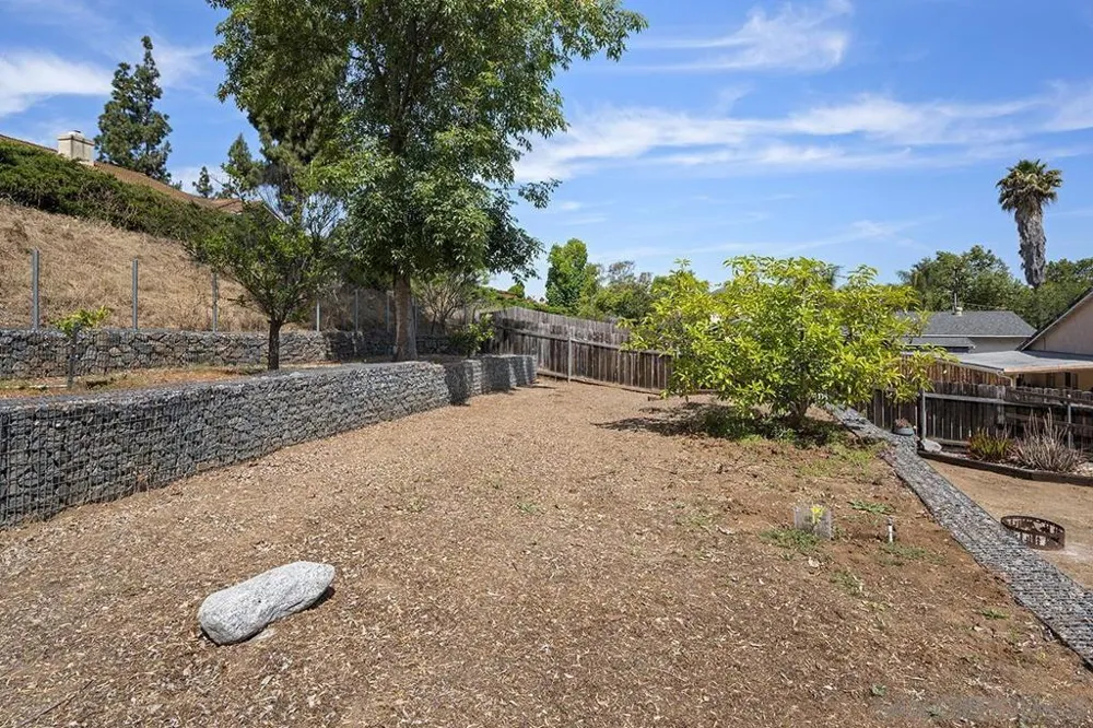 1157 Via Loma Vista El Cajon, CA 92019