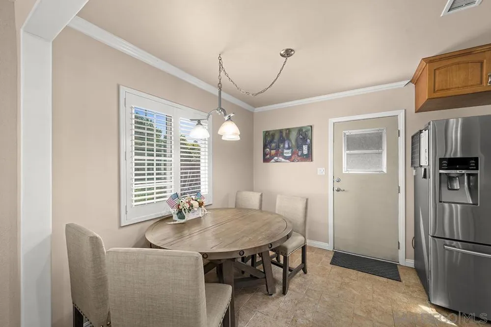 1157 Via Loma Vista El Cajon, CA 92019