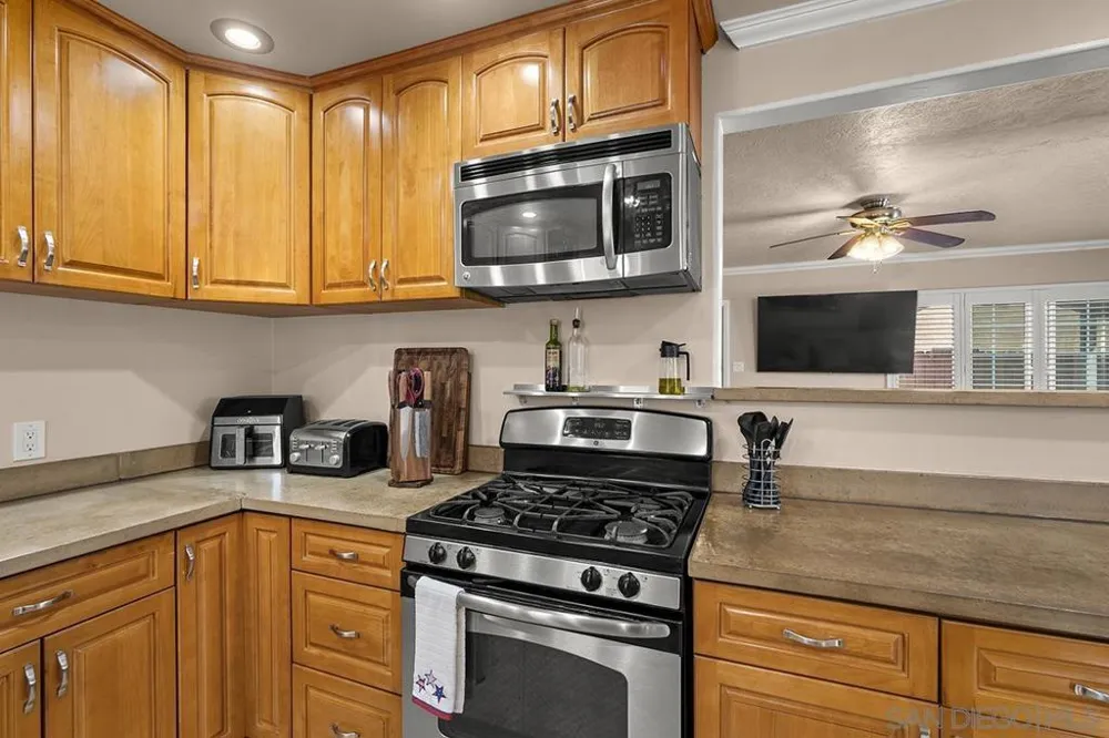 1157 Via Loma Vista El Cajon, CA 92019