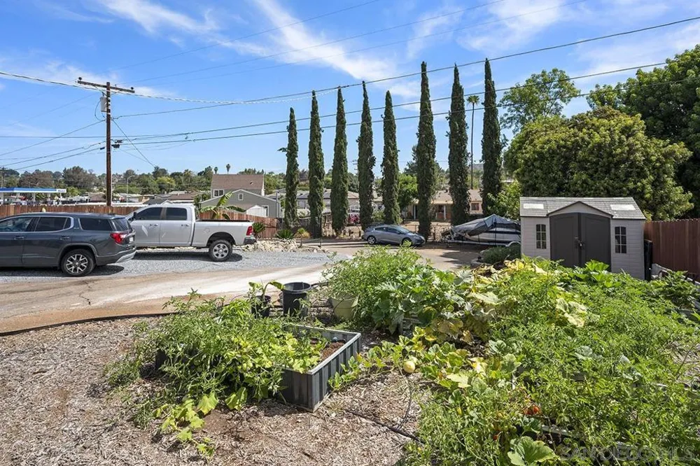 1157 Via Loma Vista El Cajon, CA 92019