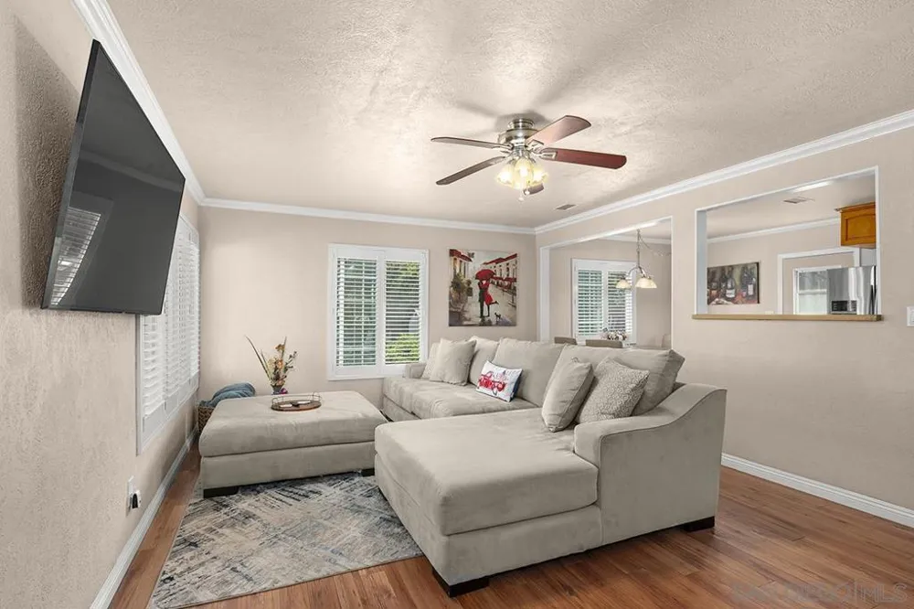 1157 Via Loma Vista El Cajon, CA 92019
