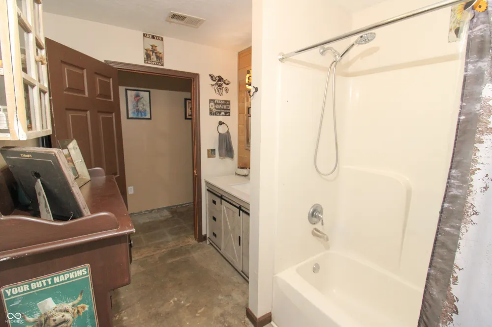 2295 S Poplar Street Vallonia, IN 47281