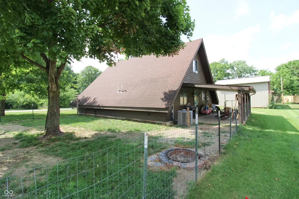 2295 S Poplar Street Vallonia, IN 47281