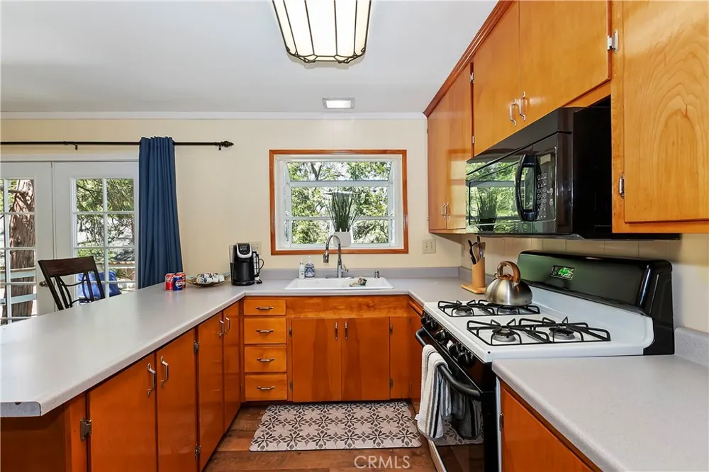 24032 Alpine Drive Crestline, CA 92325