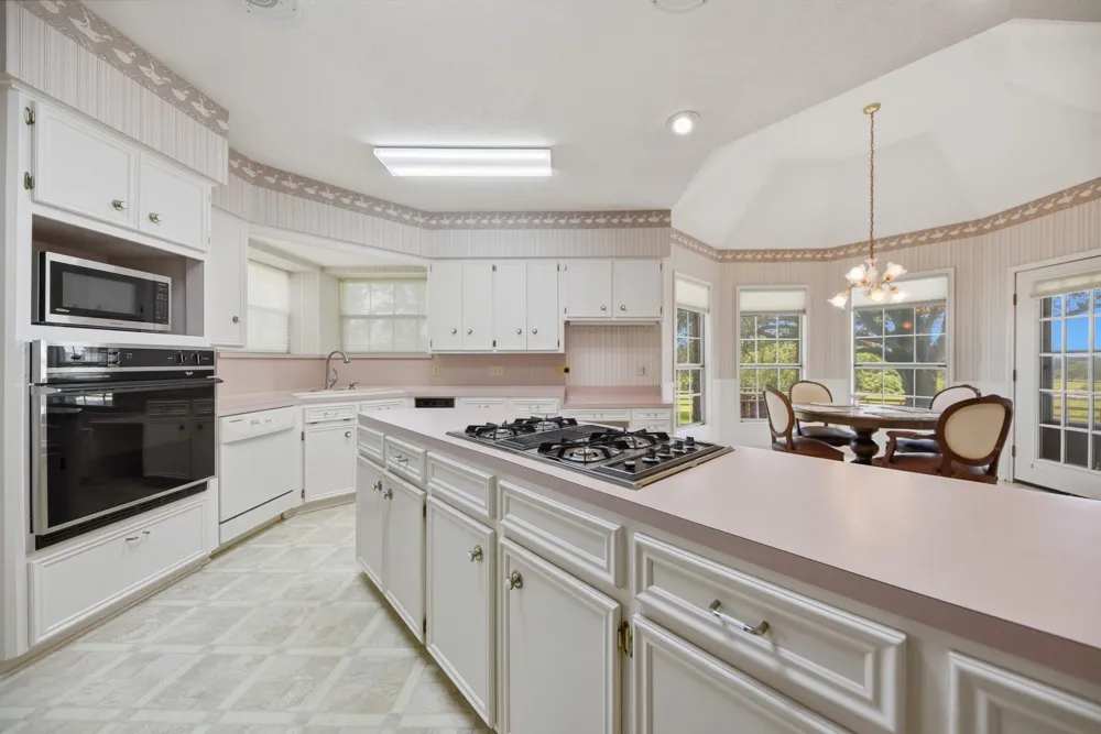 1552 Holub Road Schulenburg, TX 78956