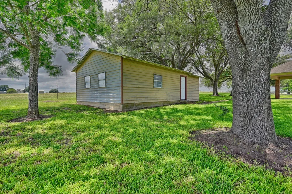 1552 Holub Road Schulenburg, TX 78956