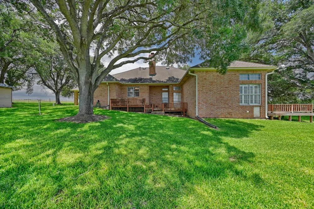 1552 Holub Road Schulenburg, TX 78956