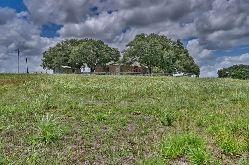 1552 Holub Road Schulenburg, TX 78956