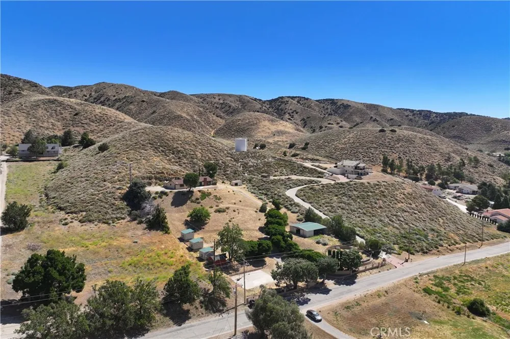 9715 Northside Leona Valley, CA 93551