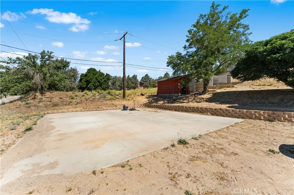 9715 Northside Leona Valley, CA 93551