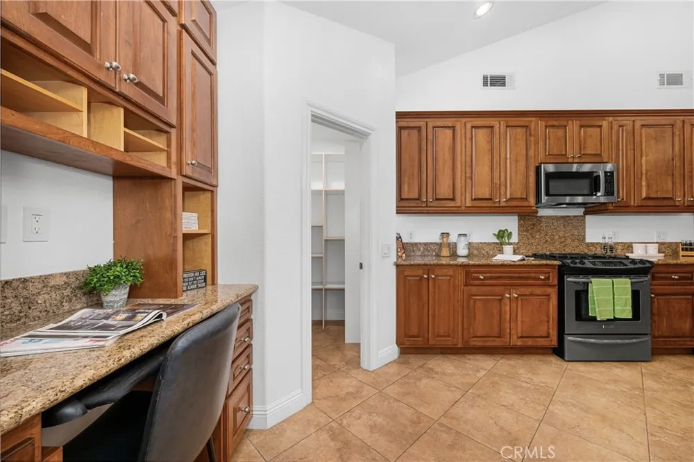 3702 Petaluma Long Beach, CA 90808