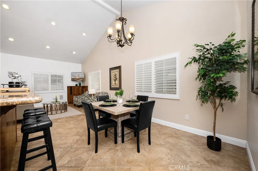 3702 Petaluma Long Beach, CA 90808