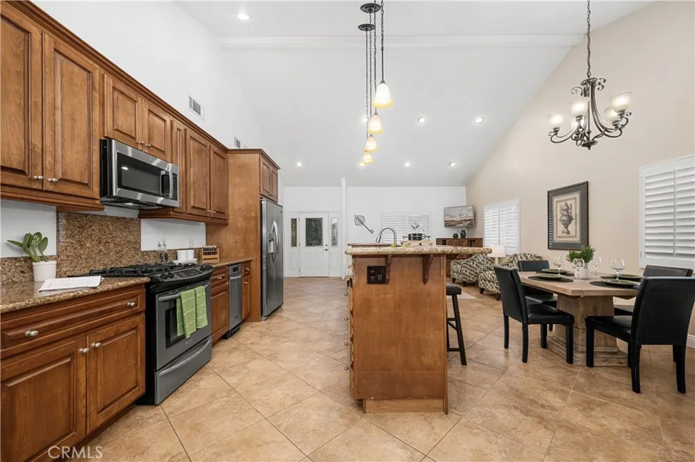 3702 Petaluma Long Beach, CA 90808