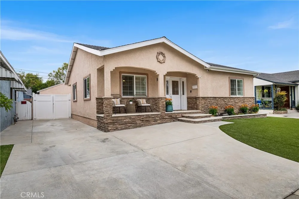 3702 Petaluma Long Beach, CA 90808