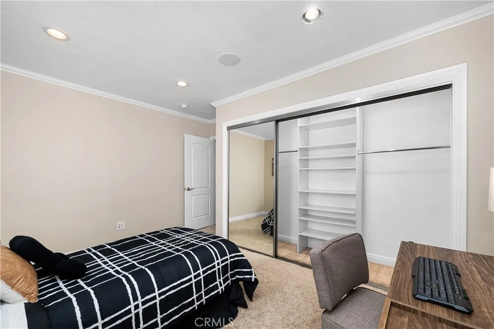 3702 Petaluma Long Beach, CA 90808