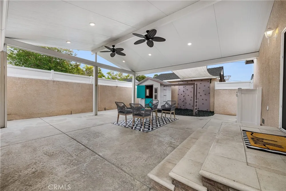 3702 Petaluma Long Beach, CA 90808