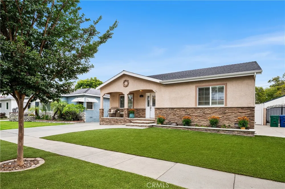 3702 Petaluma Long Beach, CA 90808