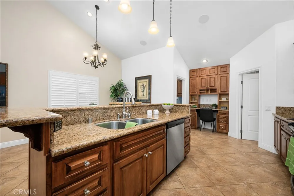 3702 Petaluma Long Beach, CA 90808