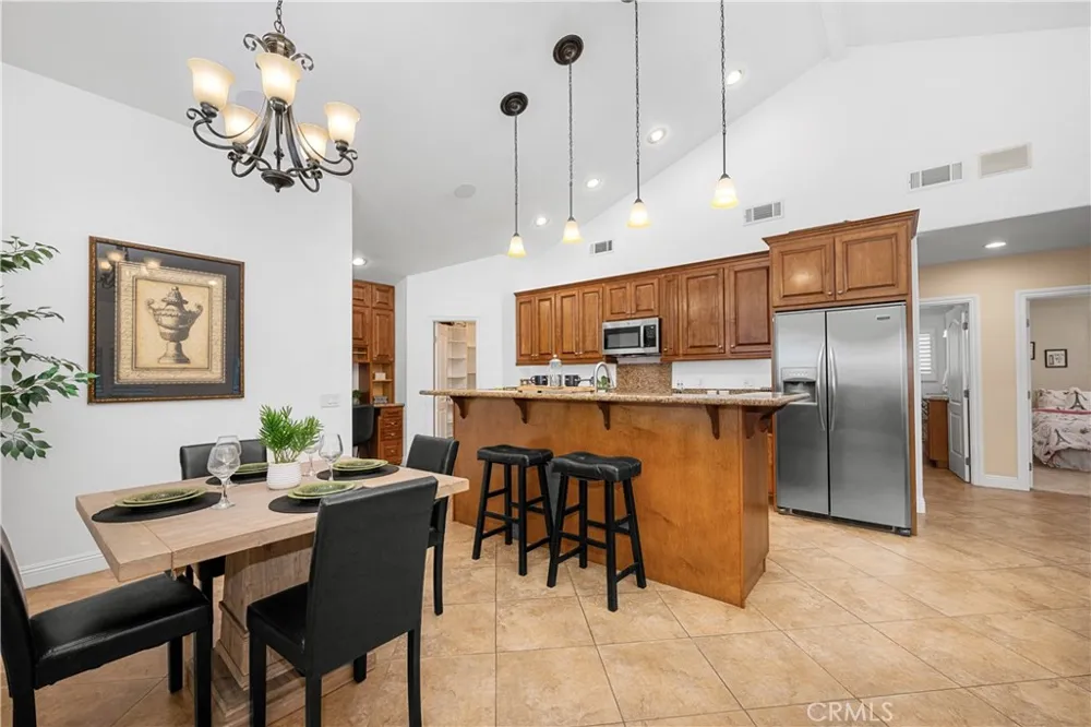 3702 Petaluma Long Beach, CA 90808