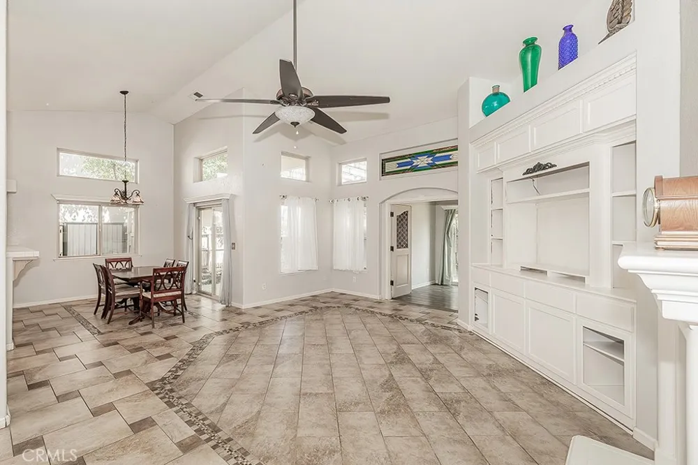 6589 E Michigan Fresno, CA 93727