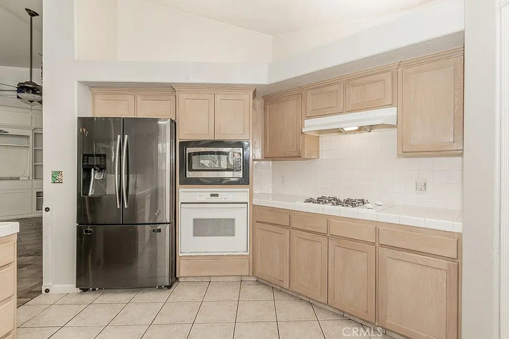 6589 E Michigan Fresno, CA 93727