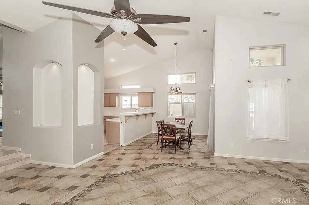 6589 E Michigan Fresno, CA 93727