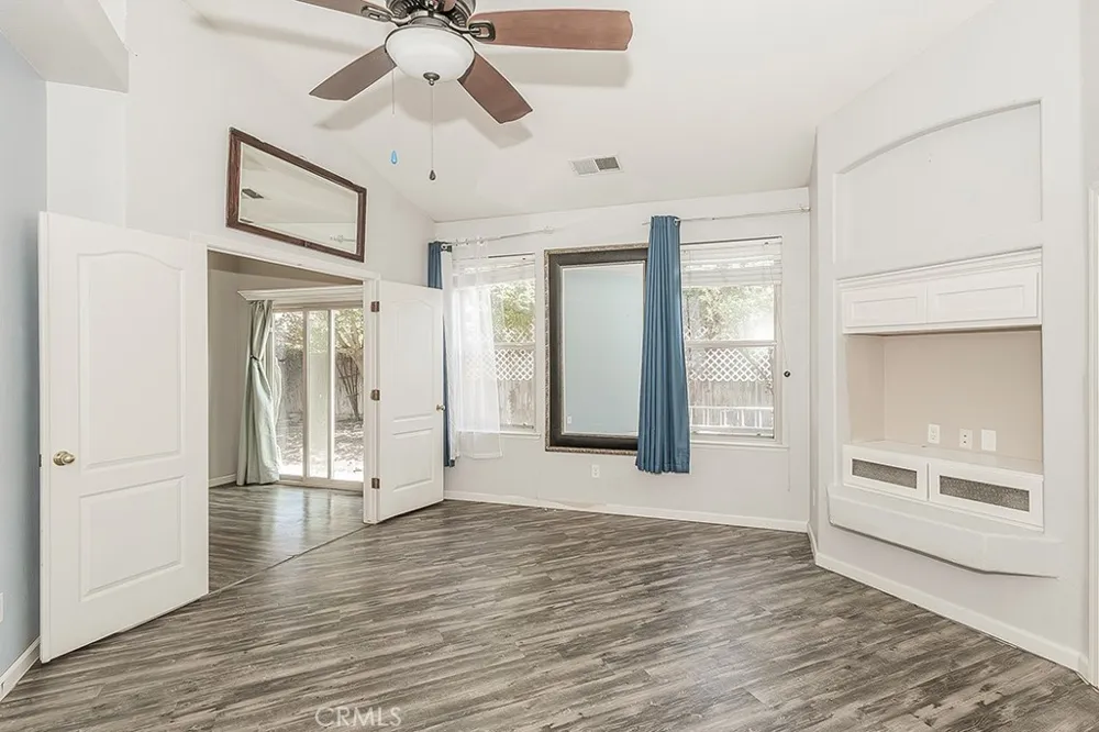 6589 E Michigan Fresno, CA 93727