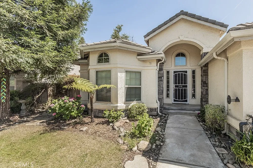 6589 E Michigan Fresno, CA 93727