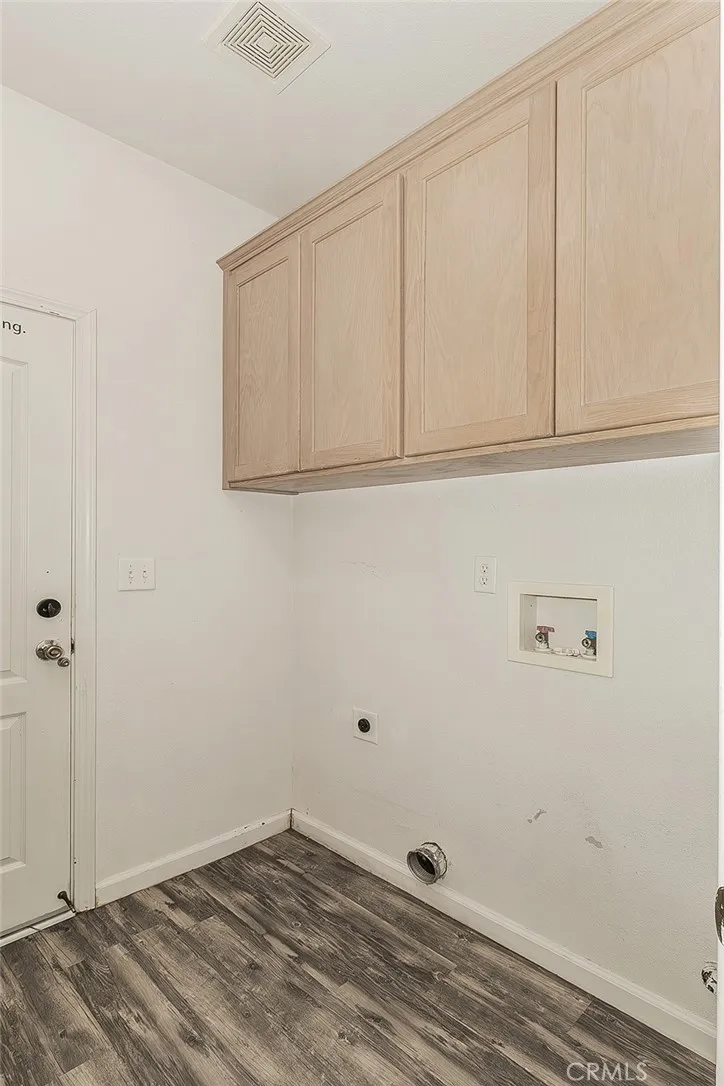 6589 E Michigan Fresno, CA 93727