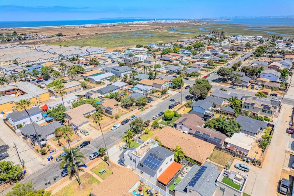569 Delaware St Imperial Beach, CA 91932