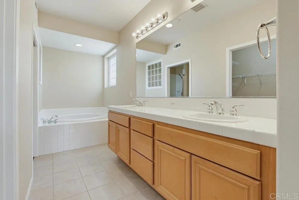 823 Kalpati Cir #201 Carlsbad, CA 92008