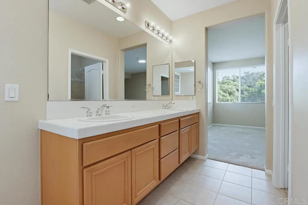 823 Kalpati Cir #201 Carlsbad, CA 92008