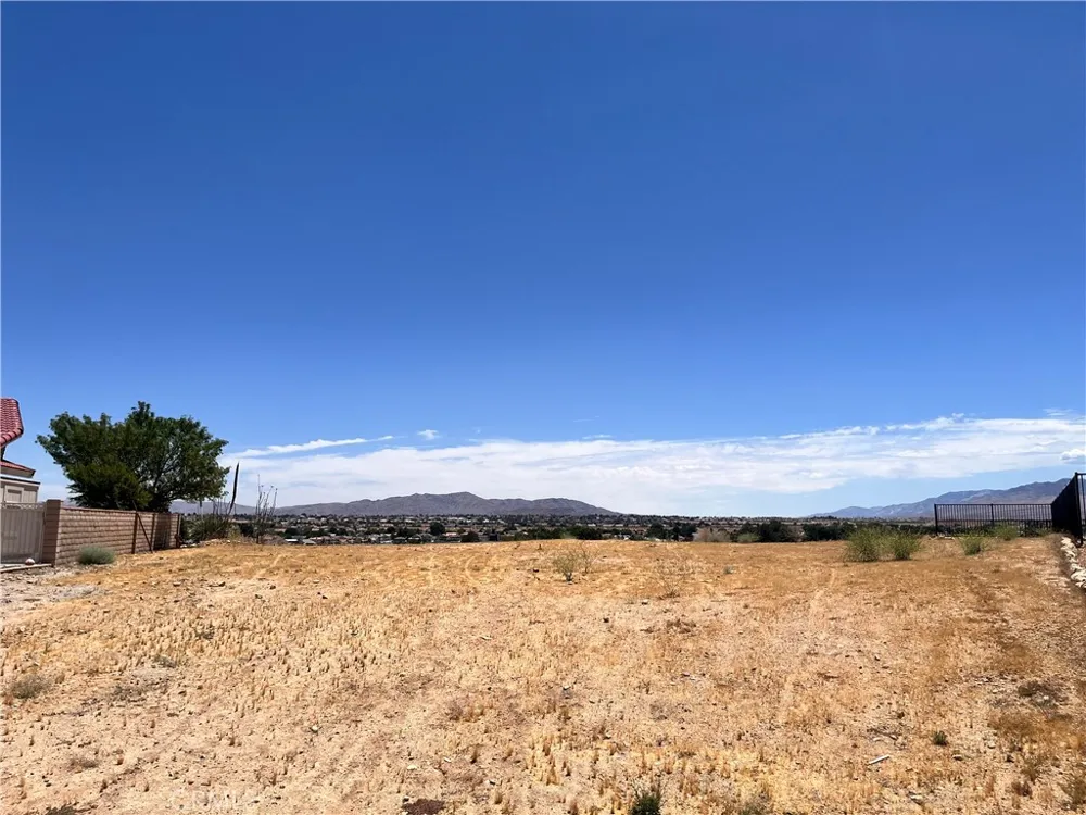 18035 Wildwood Victorville, CA 92395