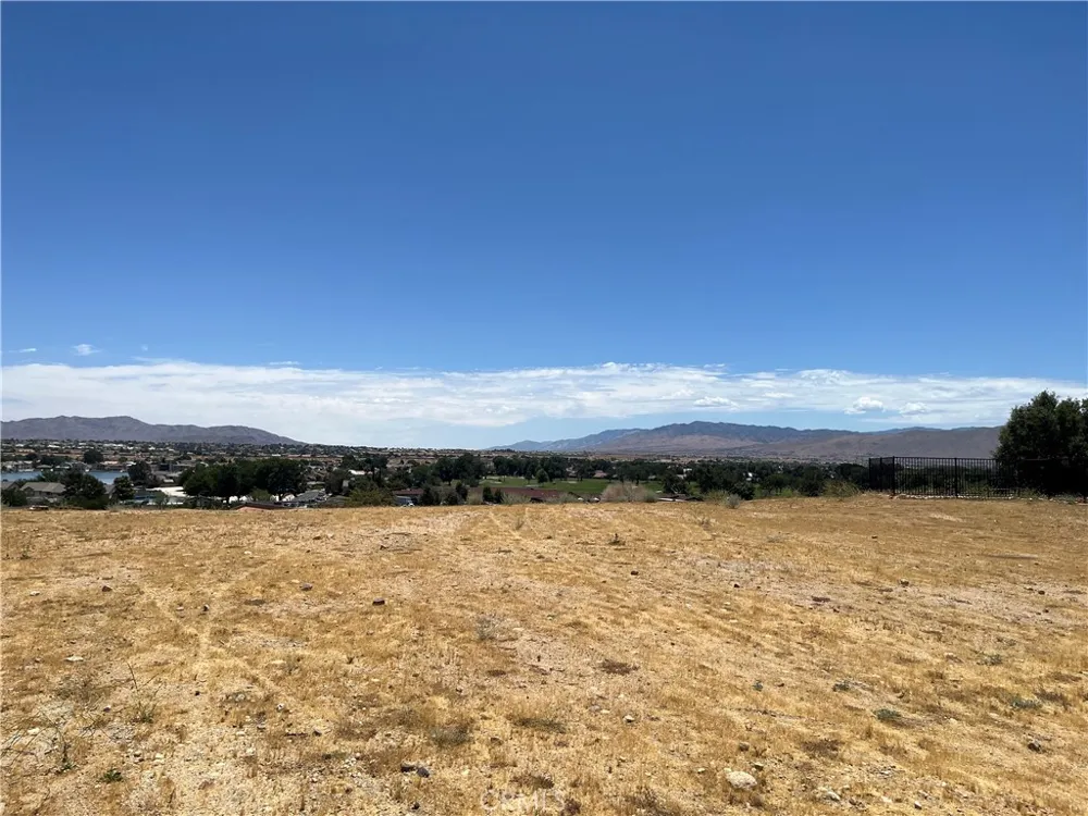 18035 Wildwood Victorville, CA 92395