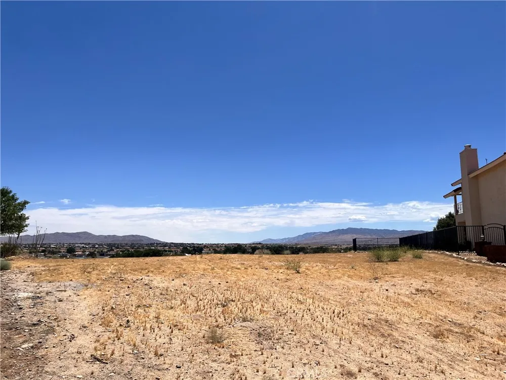 18035 Wildwood Victorville, CA 92395