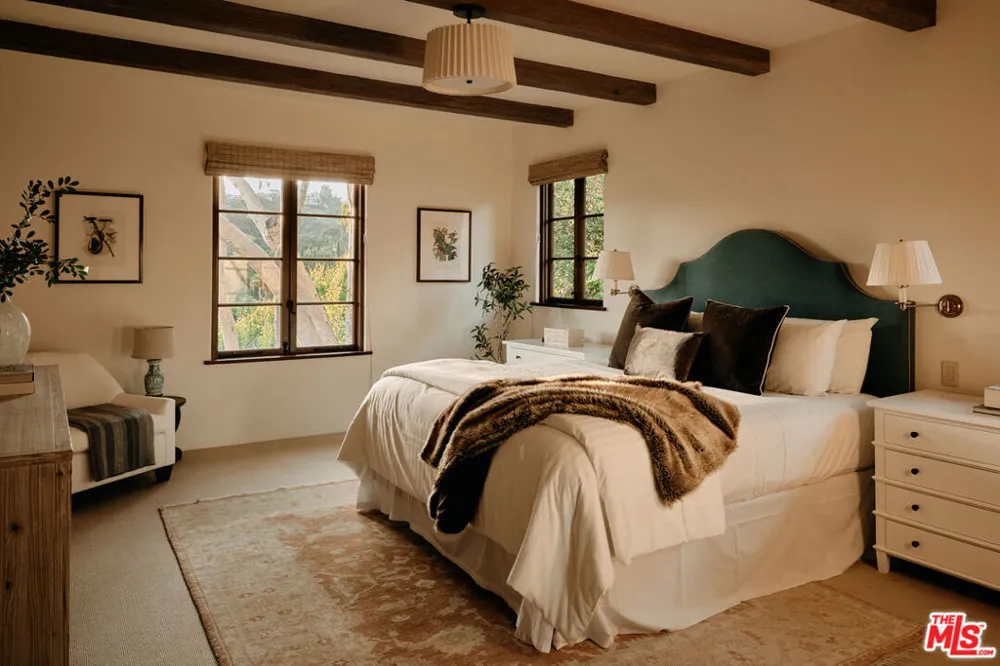 10939 Chalon Road Los Angeles, CA 90077