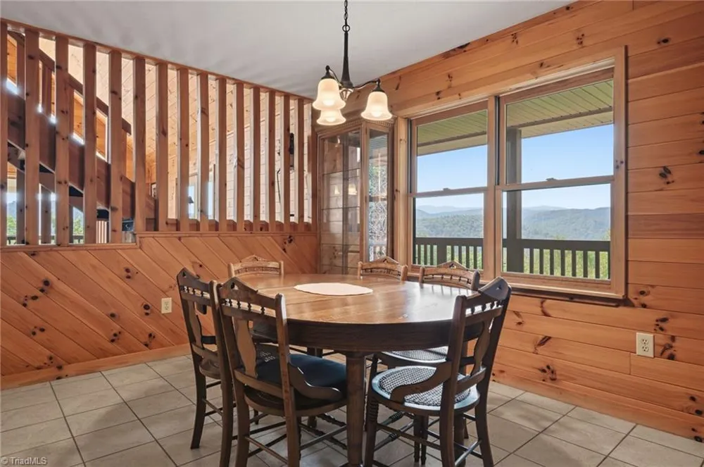 605 Valley View Drive Purlear, NC 28665