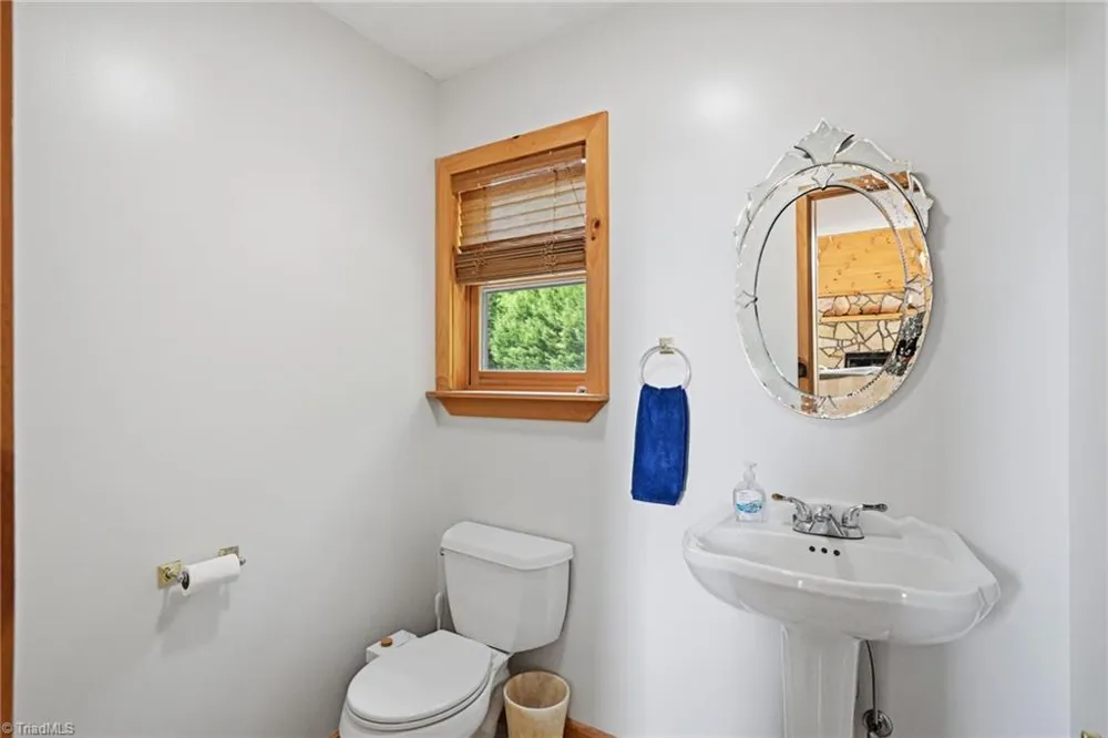 605 Valley View Drive Purlear, NC 28665