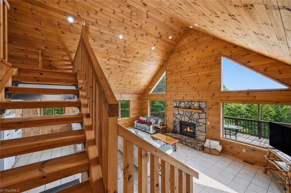 605 Valley View Drive Purlear, NC 28665