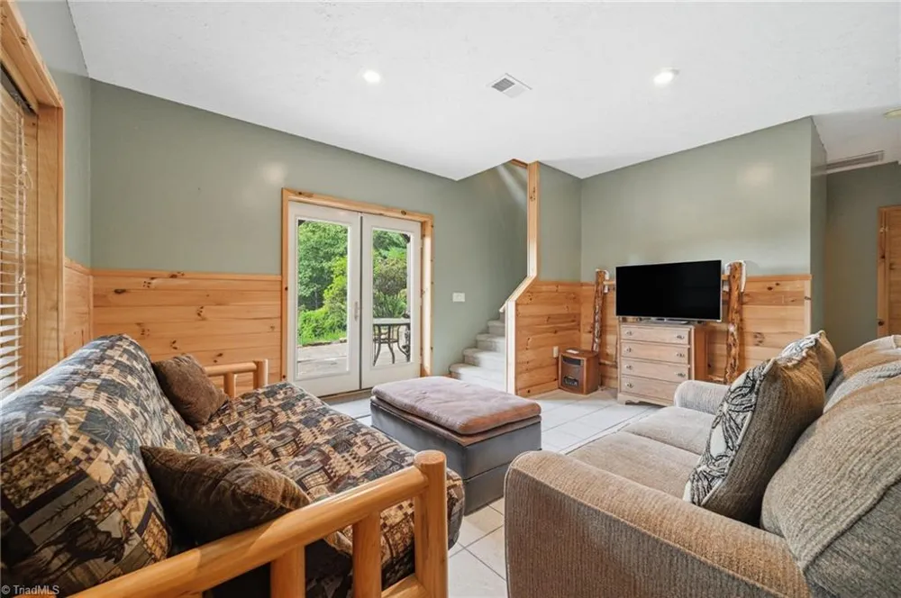 605 Valley View Drive Purlear, NC 28665