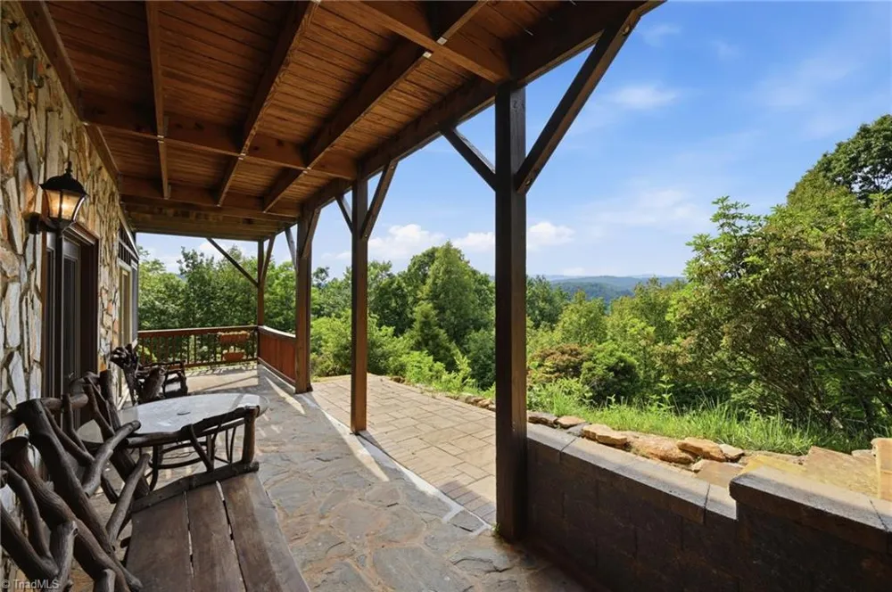 605 Valley View Drive Purlear, NC 28665