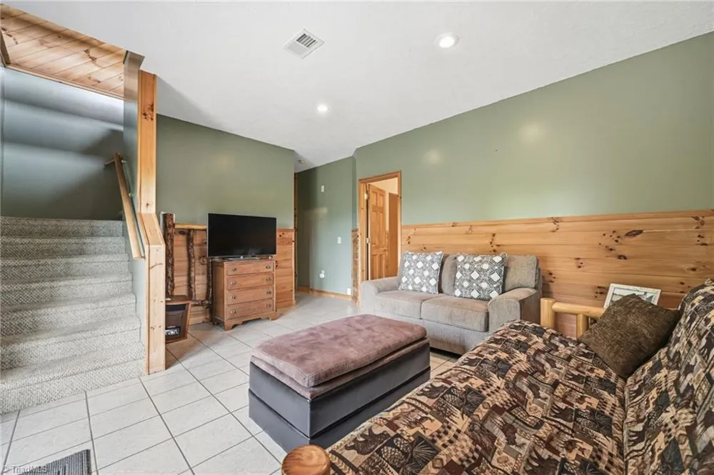 605 Valley View Drive Purlear, NC 28665